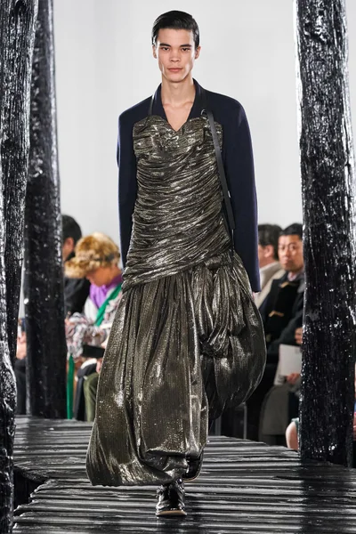 Look 1